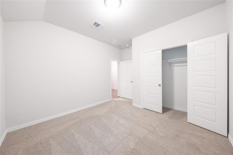 Spacious, unfurnished interior of a new home in Churchill: Meadows 50', Anna (Image 13). Spacious, unfurnished interior of a new home in Churchill: Meadows 50', Anna (Image 13).