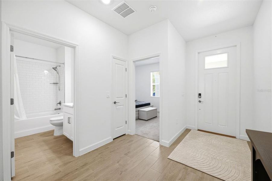 Spacious, unfurnished interior of a new home in Angeline Active Adult, Land O' Lakes (Image 21).