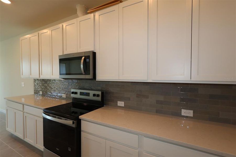 Furnished interior view inside a new home in , Apollo Beach (Image 4).