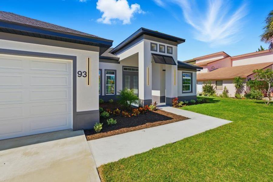 Exterior details and patio area of a home in , Palm Coast (Image 27).