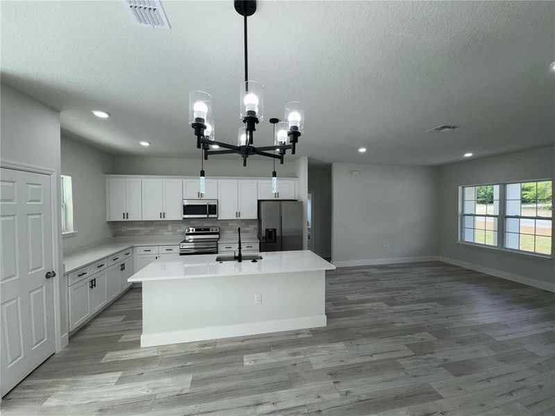 MODEL HOME MODEL HOME