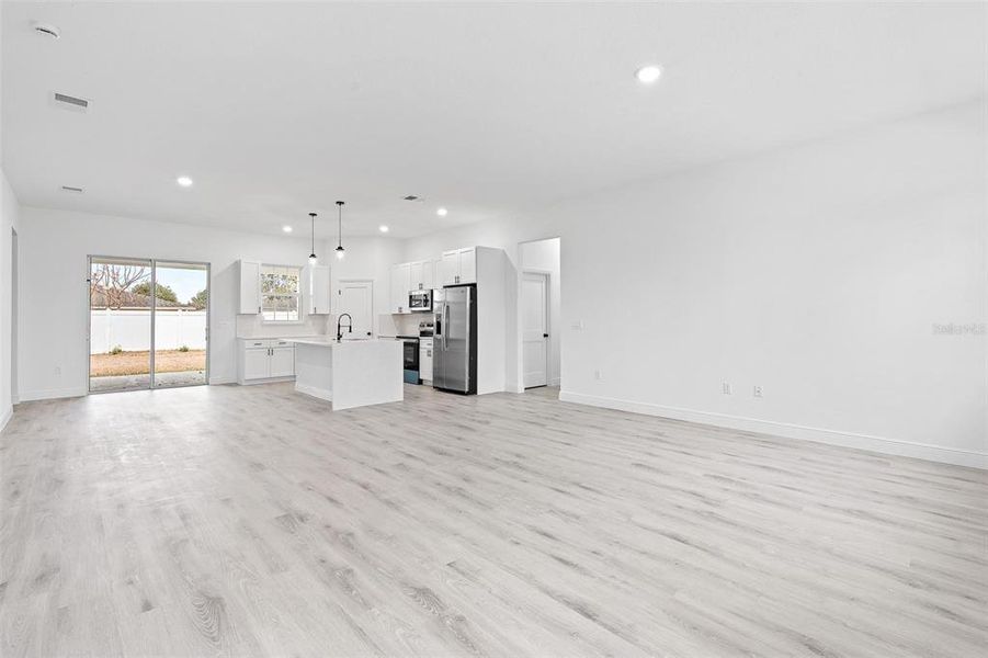 Spacious, unfurnished interior of a new home in , Ocala (Image 18).