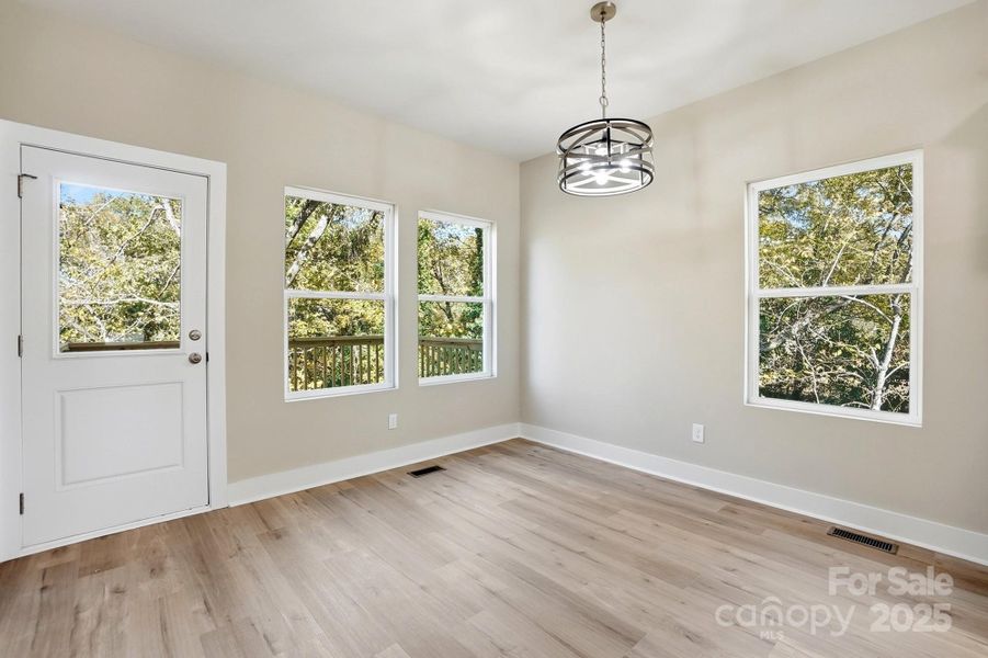 Dining Area Dining Area