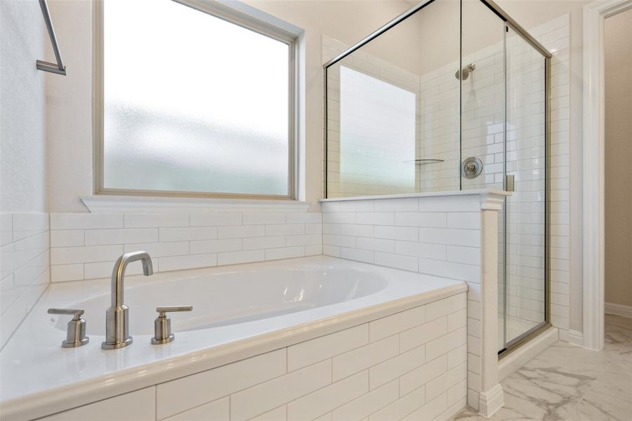 Representative images and renderings are for illustrative purposes. Actual structural options and design finishes of home may vary.
