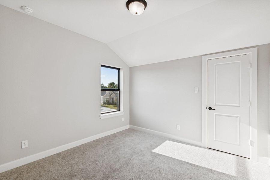 Spacious, unfurnished interior of a new home in Kresston, Montgomery (Image 28).