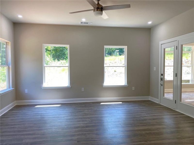 Spacious, unfurnished interior of a new home in , Atlanta (Image 26).