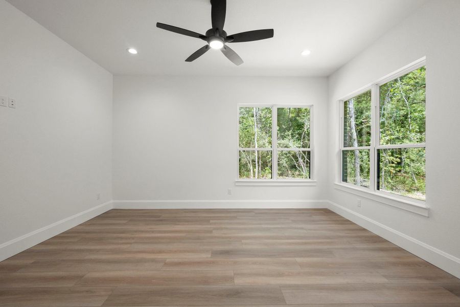 Spacious, unfurnished interior of a new home in , Huntsville (Image 17).