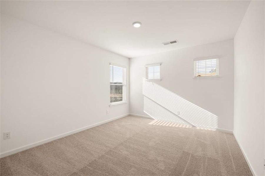 Spacious, unfurnished interior of a new home in Evergreen Crossing, Locust Grove (Image 41).