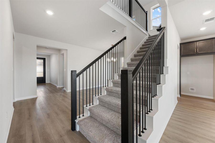 Representative images and renderings are for illustrative purposes. Actual structural options and design finished of home may vary.
