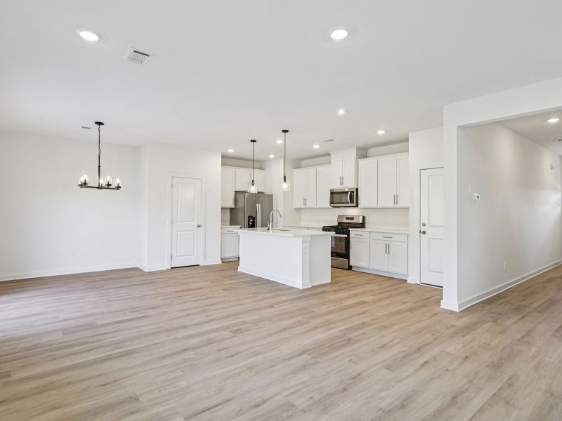 Image 11 of a home in Bear Springs.