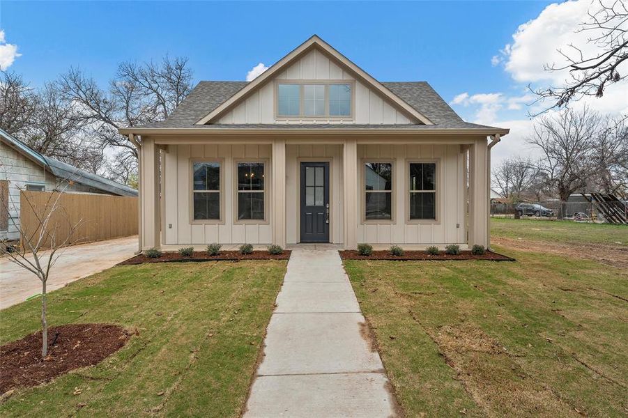 Front exterior of a new home in , Waco, TX, highlighting curb appeal (Image 1). Front exterior of a new home in , Waco, TX, highlighting curb appeal (Image 1).