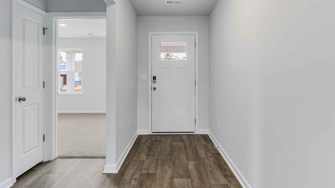 Spacious, unfurnished interior of a new home in Merchant Point, Jacksonville (Image 10).