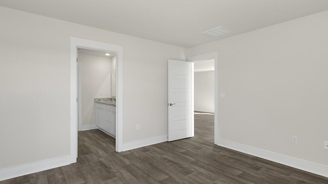 Spacious, unfurnished interior of a new home in Sidbury Station, Castle Hayne (Image 23).