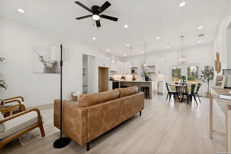 Furnished interior view inside a new home in , Atascosa (Image 16).