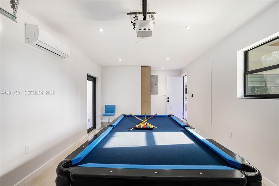 Furnished interior view inside a new home in , Fort Lauderdale (Image 30).