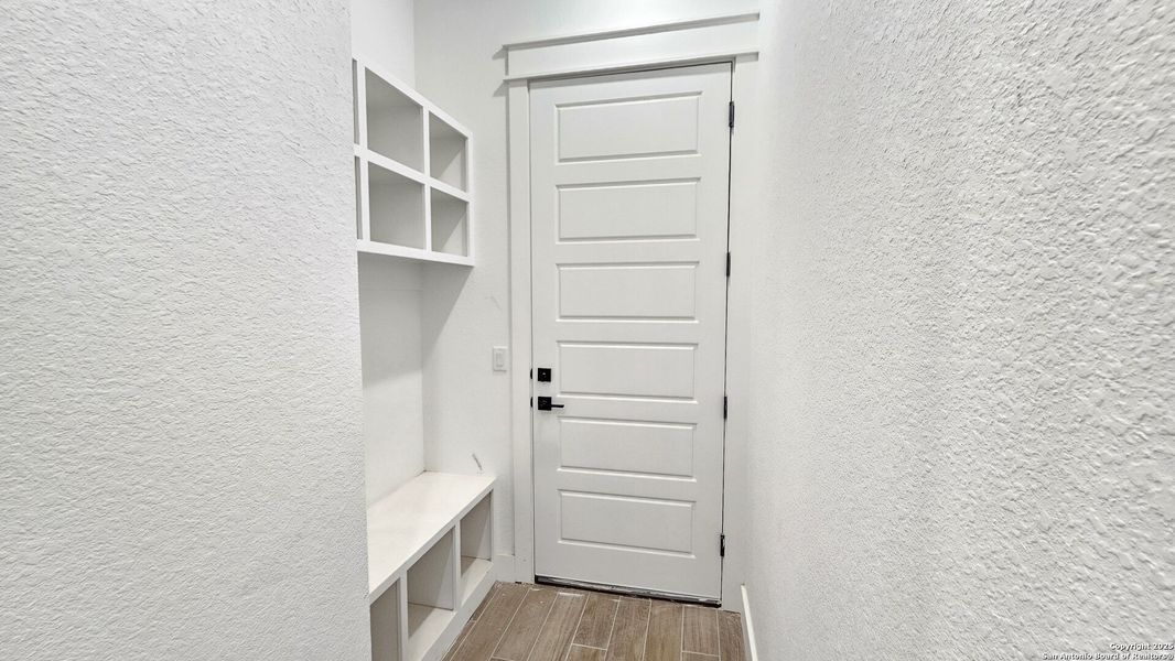 Furnished interior view inside a new home in , La Vernia (Image 12).