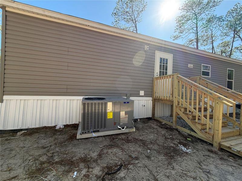 Exterior details and patio area of a home in , Crystal River (Image 22).