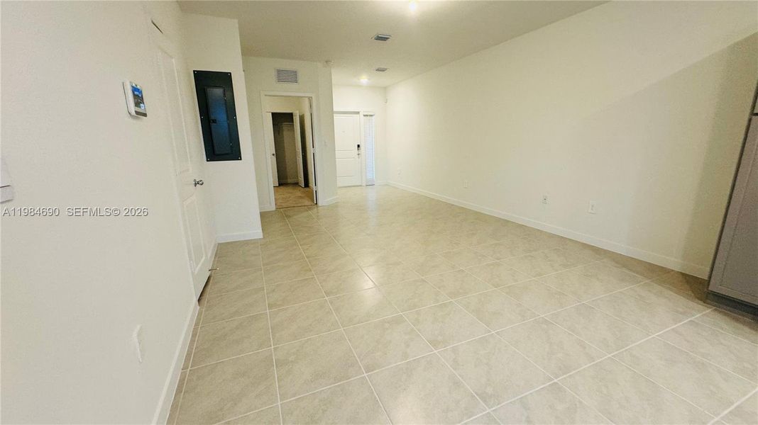Spacious, unfurnished interior of a new home in , Florida City (Image 41).