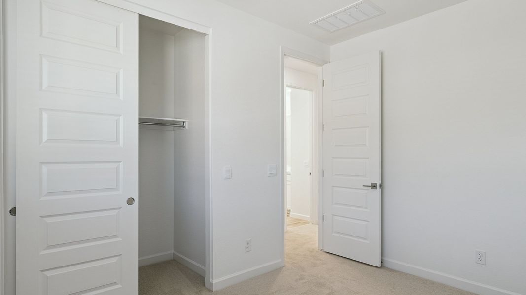 Spacious, unfurnished interior of a new home in Aloravita, Peoria (Image 29).
