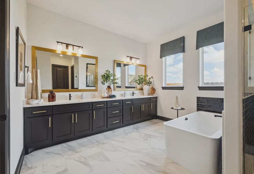 Plan 5058 primary bath - staged - 13 of 25