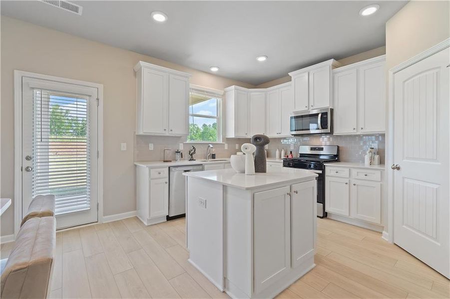 Furnished interior view inside a new home in Cooper Park, McDonough (Image 17).