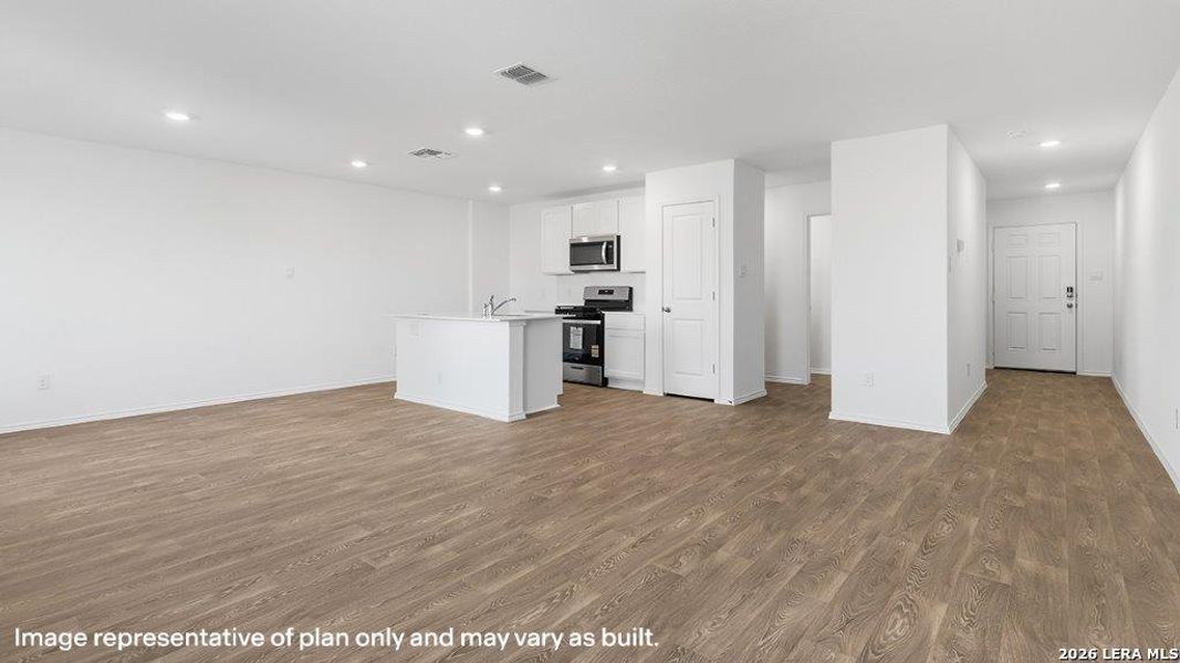 Spacious, unfurnished interior of a new home in Blue Ridge Ranch, San Antonio (Image 21). Spacious, unfurnished interior of a new home in Blue Ridge Ranch, San Antonio (Image 21).