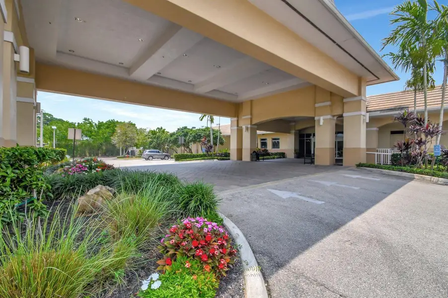63-web-or-mls-Fountains main clubhouse (
