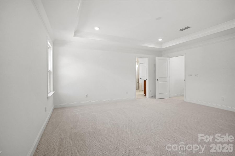 Spacious, unfurnished interior of a new home in Forest Creek, Waxhaw (Image 21).