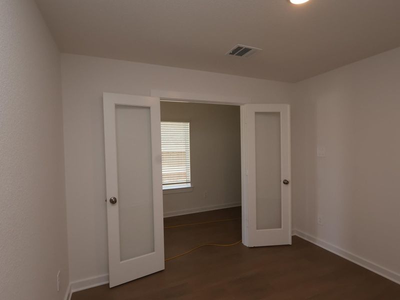 Spacious, unfurnished interior of a new home in Sorella, Tomball (Image 14).