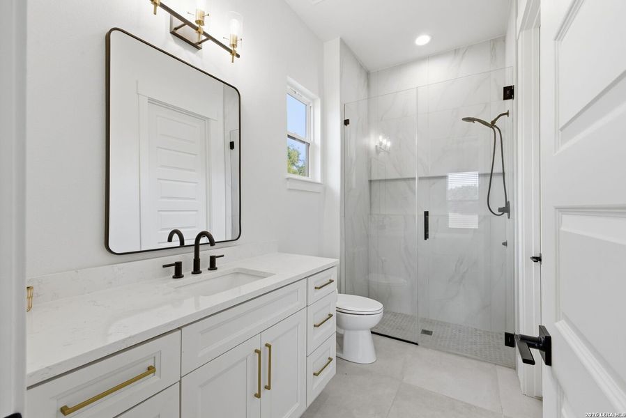 Furnished interior view inside a new home in , Bandera (Image 9).