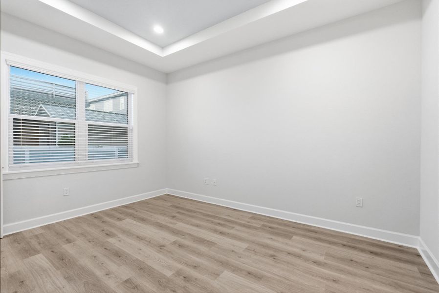 Spacious, unfurnished interior of a new home in Beachview Cove, Ormond Beach (Image 43).
