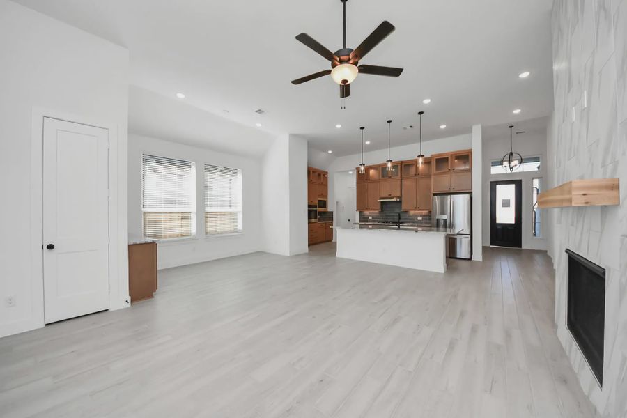 Representative unfurnished interior of a home built from the Summerton by Chesmar Homes in Meridiana 50's and 60's, Manvel (Image 55).