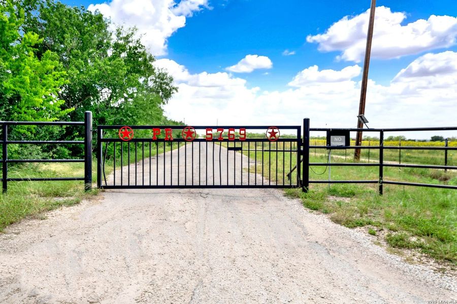 Community amenities in , Castroville (Image 33). Community amenities in , Castroville (Image 33).