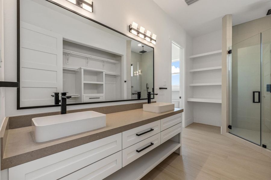 Furnished interior view inside a new home in , Galveston (Image 35).