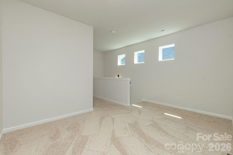 Spacious, unfurnished interior of a new home in Sunset Meadows, Charlotte (Image 21).