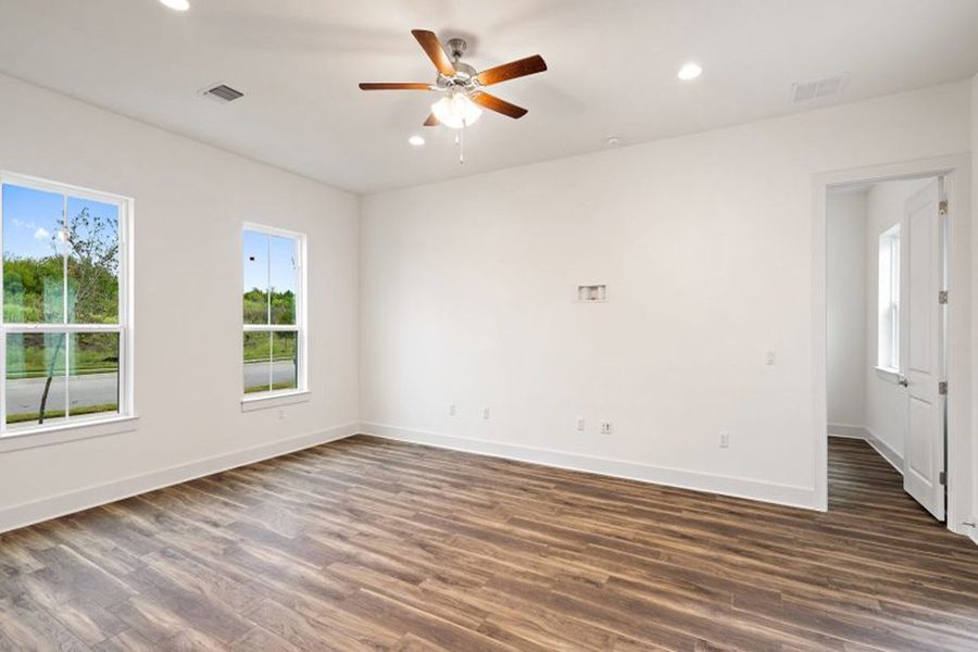 Representative unfurnished interior of a home built from the Glacier by Pacesetter Homes in Easton Park, Austin (Image 38). Representative unfurnished interior of a home built from the Glacier by Pacesetter Homes in Easton Park, Austin (Image 38).
