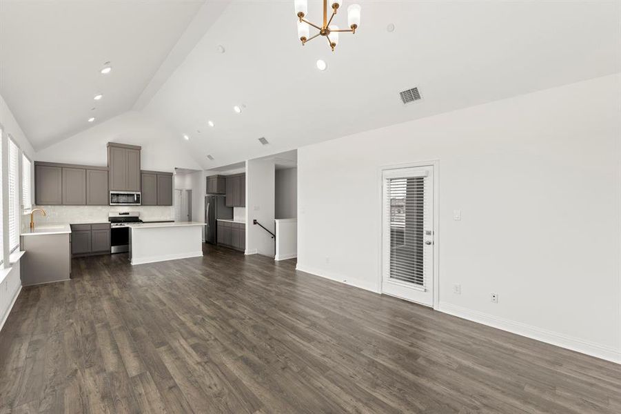 11. 2526 Campden - Family (2) 11. 2526 Campden - Family (2)