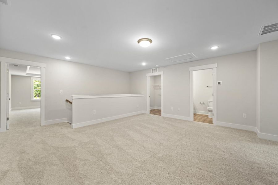 Spacious, unfurnished interior of a new home in Harbor Crossing, Greensboro (Image 28).