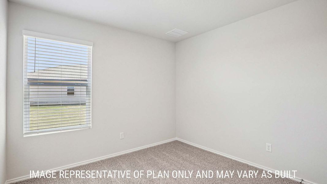 Representative unfurnished interior of a home built from the Estero by D.R. Horton in The Villages at Schwertner Ranch, Jarrell (Image 26).
