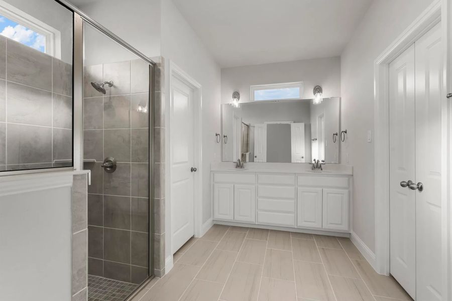 Representative furnished interior of a home built from the Garrison I by Cheldan Homes in Stoneview, Glen Rose (Image 18).