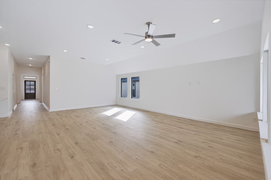 Spacious, unfurnished interior of a new home in Prairie Winds, Hutto (Image 19).