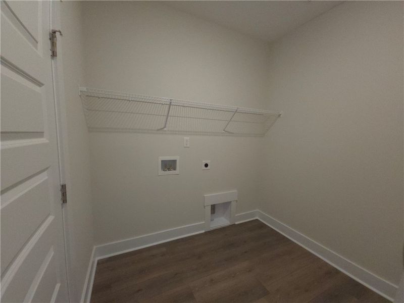 Spacious, unfurnished interior of a new home in Saratoga Oaks, Williamston (Image 7).