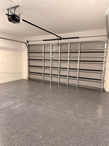 Spacious, unfurnished interior of a new home in , Lehigh Acres (Image 17).