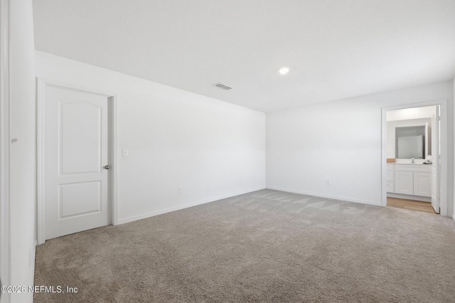 Spacious, unfurnished interior of a new home in , Hilliard (Image 20).