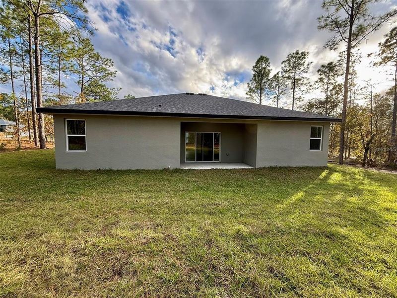Exterior details and patio area of a home in , Dunnellon (Image 2). Exterior details and patio area of a home in , Dunnellon (Image 2).