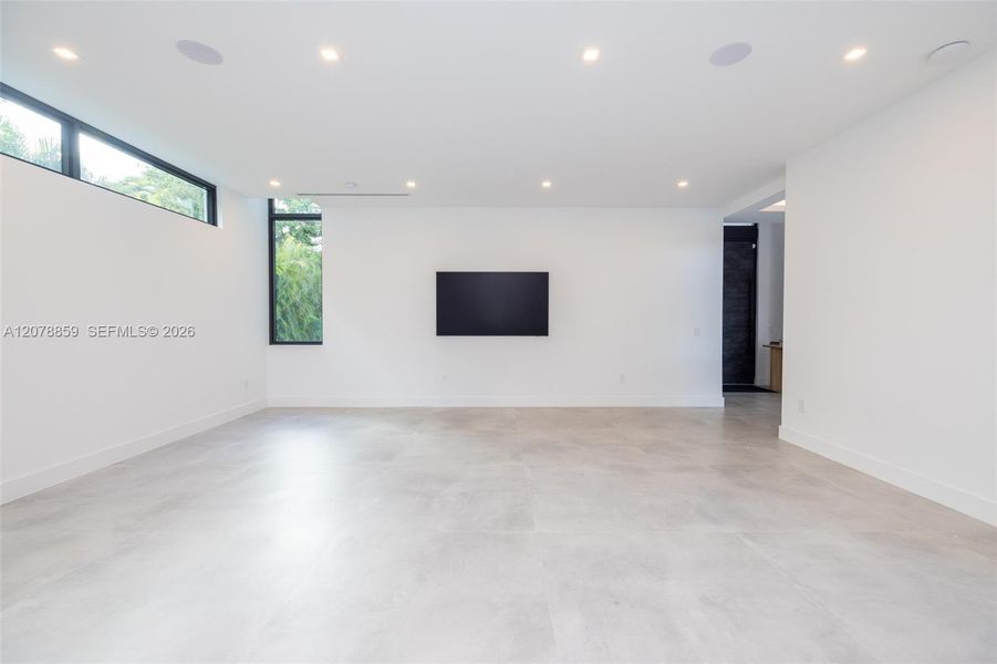 Billiard/Bonus Space