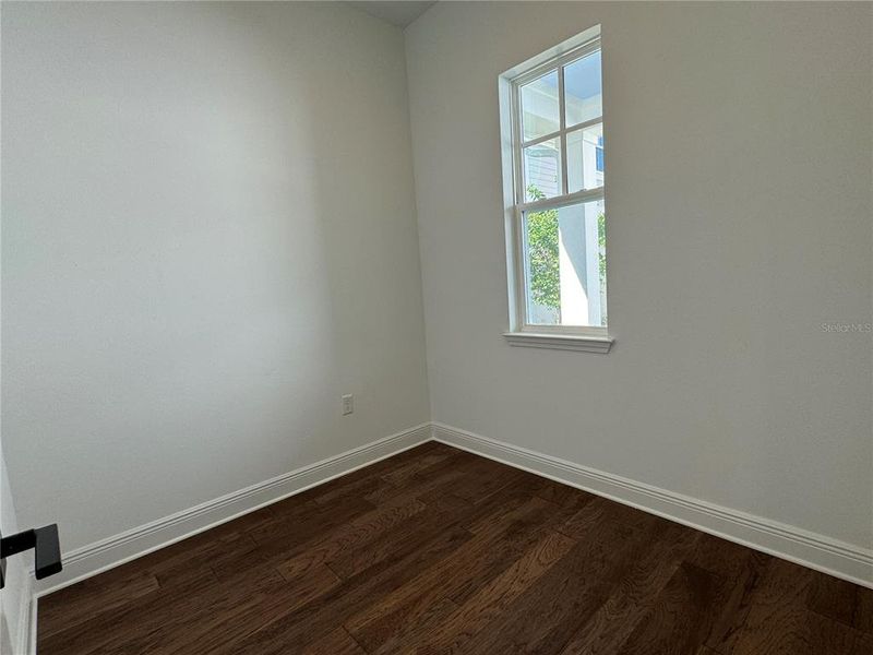 Spacious, unfurnished interior of a new home in , Orlando (Image 28).