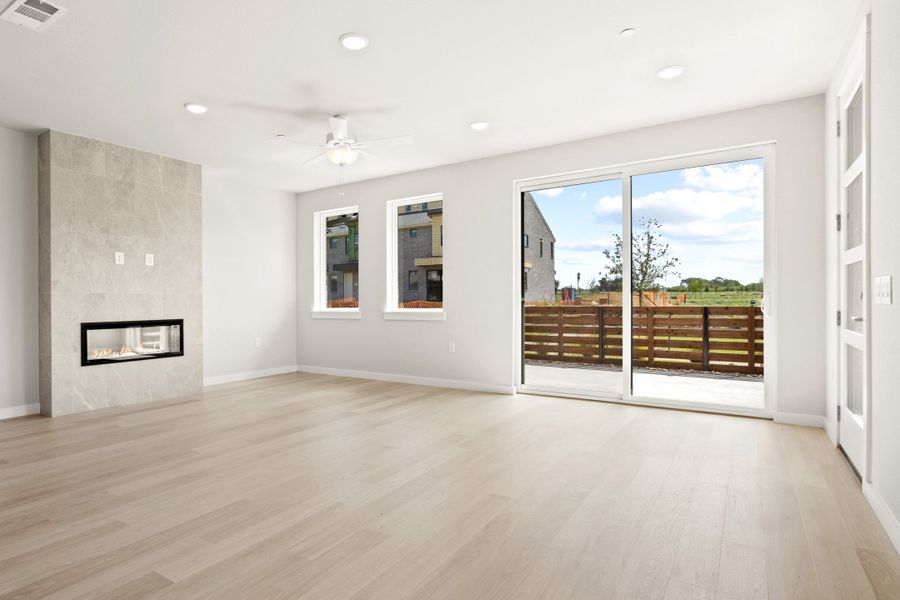 Spacious, unfurnished interior of a new home in Ten Mile Creek, Celina (Image 24).