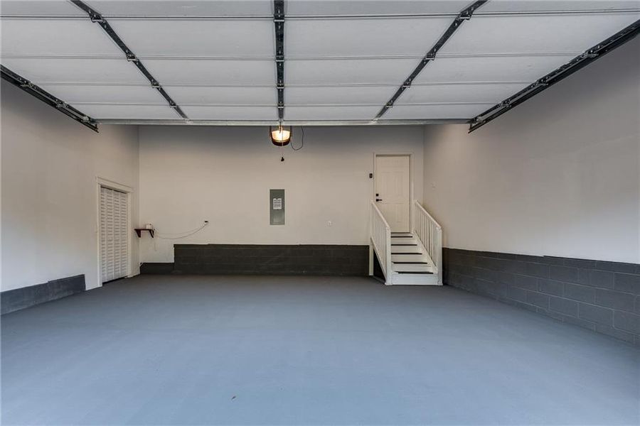 Spacious, unfurnished interior of a new home in , Atlanta (Image 28). Spacious, unfurnished interior of a new home in , Atlanta (Image 28).