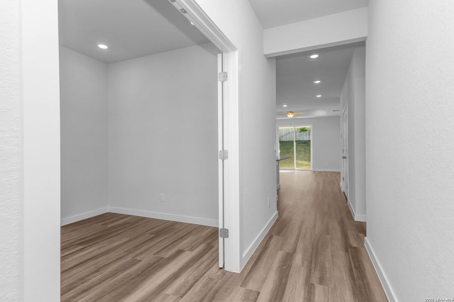 Spacious, unfurnished interior of a new home in , San Antonio (Image 23).